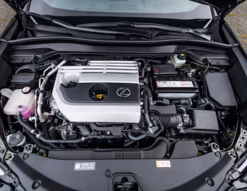 Під капотом 2019–22 Lexus UX 200 [North America] '2018–22