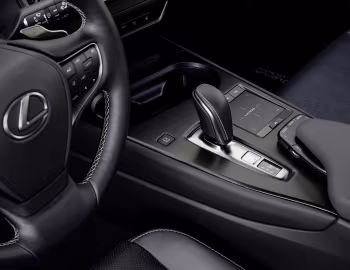 Интерьер Lexus UX 300e [Worldwide] '2020–н.в.