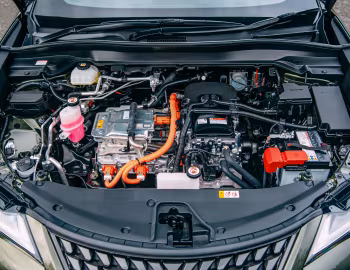 Bajo el capó Lexus UX 300e [UK-spec] '2021–pr.