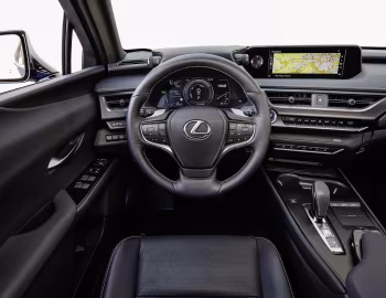 Торпедо Lexus UX 300e [Worldwide] '2020–н.в.