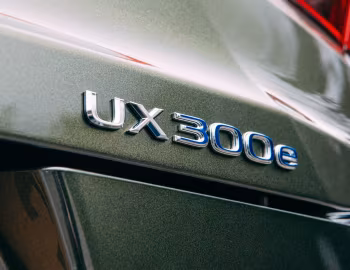 Lexus UX 300e [UK-spec] '2021–pr.