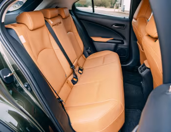 Interni Lexus UX 300e [UK-spec] '2021–pr.