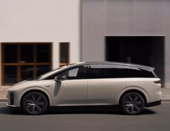 Li i8 '2025–pr.