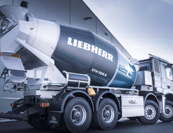 Mercedes-Benz Arocs Battery-Electric Prototype with Liebherr ETM 905 '10.2022