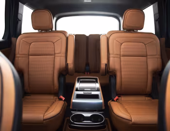 Интерьер 2020–24 Lincoln Aviator Black Label [North America] '2019–24