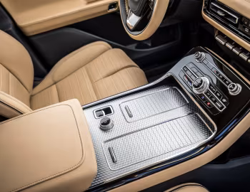 Интерьер Lincoln Aviator '03.2018