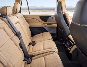 Интерьер Lincoln Aviator '03.2018