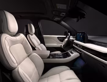 Интерьер 2025–н.в. Lincoln Aviator Black Label Moonbeam [North America] '2024–н.в.