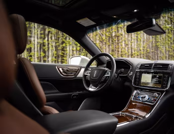 Интерьер 2017–20 Lincoln Continental '2016–20
