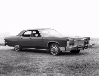 1974 Lincoln Continental Town Car (82 53А)