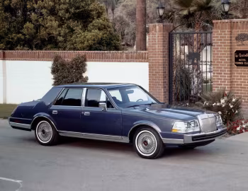 1984 Lincoln Continental Givenchy Designer Series (97 54D)
