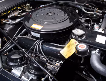 Под капотом 1962 Lincoln Continental Convertible (74A)