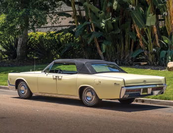 1966 Lincoln Continental Convertible (74A) '1965–66