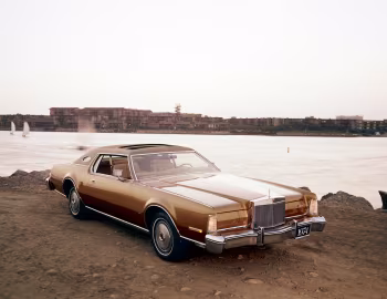 1974 Lincoln Continental Mark IV (89 65D)