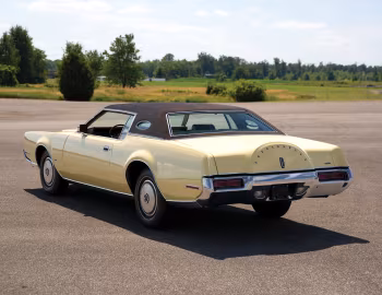 1972 Lincoln Continental Mark IV (89 65D)