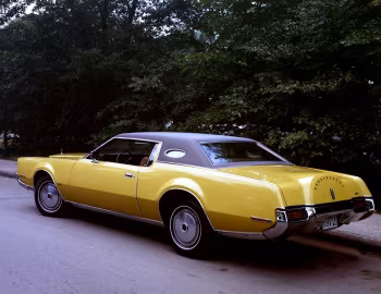 1972 Lincoln Continental Mark IV (89 65D)