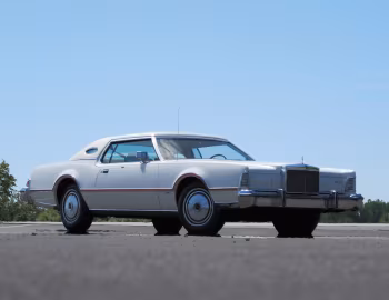 1975 Lincoln Continental Mark IV Lipstick & White Luxury Group (89 65D)