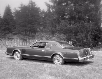 1977 Lincoln Continental Mark V (89 65D)