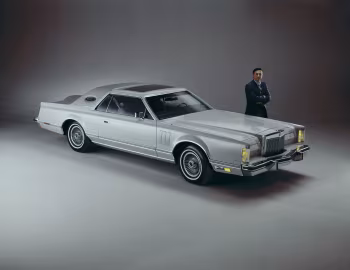 1977 Lincoln Continental Mark V (89 65D)