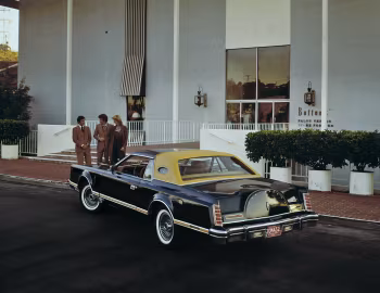 1977 Lincoln Continental Mark V "Bill Blass Edition" (89 65D)