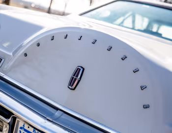 1977 Lincoln Continental Mark V "Cartier Edition" (89 65D)