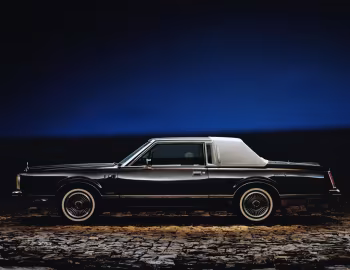 1983 Lincoln Continental Mark VI Signature Series Coupe with Specialty Coach Roof Option (98 66D)