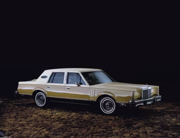 1982 Lincoln Continental Mark VI Pucci Designer Series Sedan (60P 54D)