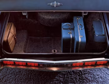 Багажник 1971 Lincoln Continental Sedan (82 53A)