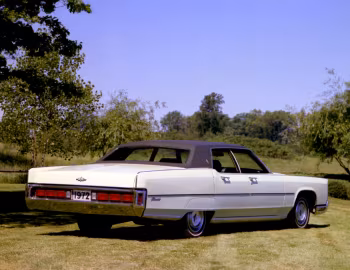 1972 Lincoln Continental Sedan (53A)