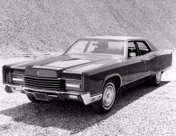 1970 Lincoln Continental Sedan (82 53A)
