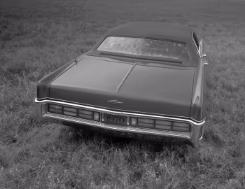 1970 Lincoln Continental Sedan (82 53A)