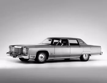 1975 Lincoln Continental Town Car (82 53B)