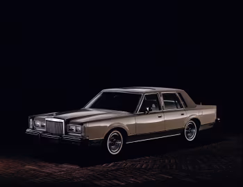 1982 Lincoln Town Car "Cartier Designer Series" (94 54D)
