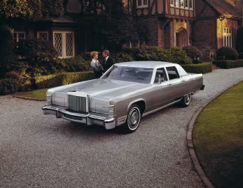 1977 Lincoln Continental Williamsburg Town Car (53В) '10.1976–77