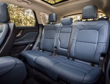 Интерьер 2020–22 Lincoln Corsair [North America] '2019–22
