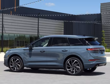 2023–н.в. Lincoln Corsair Grand Touring [North America] '2022–н.в.