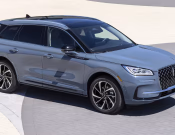 2023–н.в. Lincoln Corsair Grand Touring [North America] '2022–н.в.