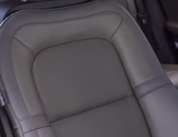 Интерьер 2023–н.в. Lincoln Corsair Grand Touring [North America] '2022–н.в.