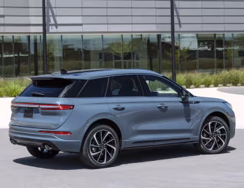 2023–н.в. Lincoln Corsair Grand Touring [North America] '2022–н.в.