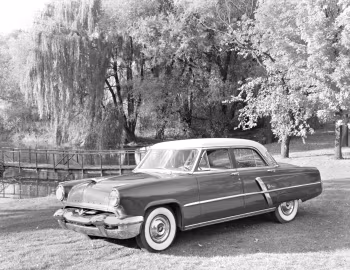 1953 Lincoln Capri Special Custom Sedan (8H 73B)
