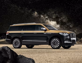 Lincoln Navigator "Black & Gold" [China] '2023–24