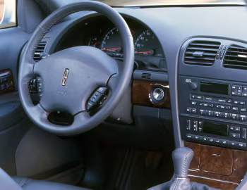 Интерьер 2000–02 Lincoln LS '1999–2002