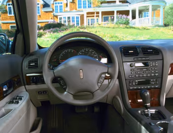 Торпедо 2000–02 Lincoln LS '1999–2002