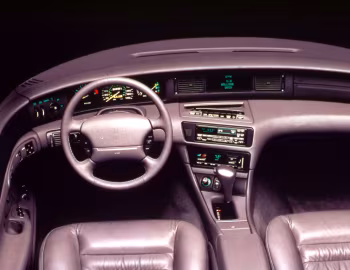 Интерьер 1993–97 Lincoln Mark VIII