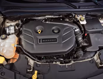Под капотом 2015–18 Lincoln MKC '2014–18