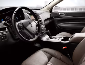 Интерьер 2017–19 Lincoln MKT '2016–19