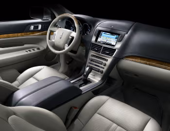 Интерьер 2010–12 Lincoln MKT '07.2009–12