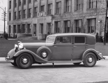 1933 Lincoln Model KB 2-window Berline by Judkins (263-A)