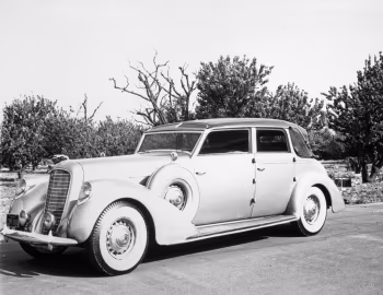 1937 Lincoln Model K Touring Cabriolet by Brunn (375)
