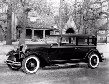 1931 Lincoln Model K Town Sedan (204-B)